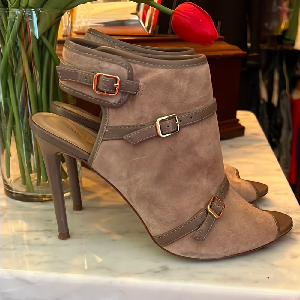 Elegant Taupe Stiletto Heels - Picture 4 of 4